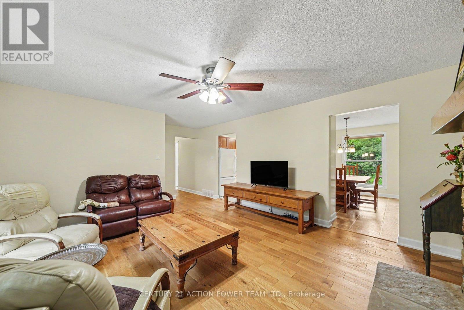 931 Kevin Crescent Property Photo 10