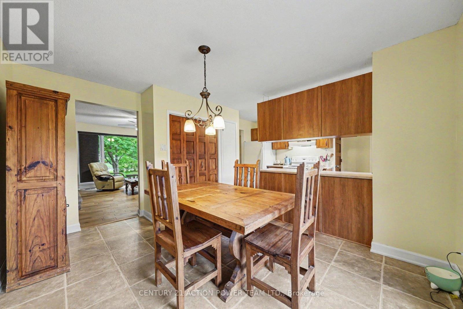 931 Kevin Crescent Property Photo 11