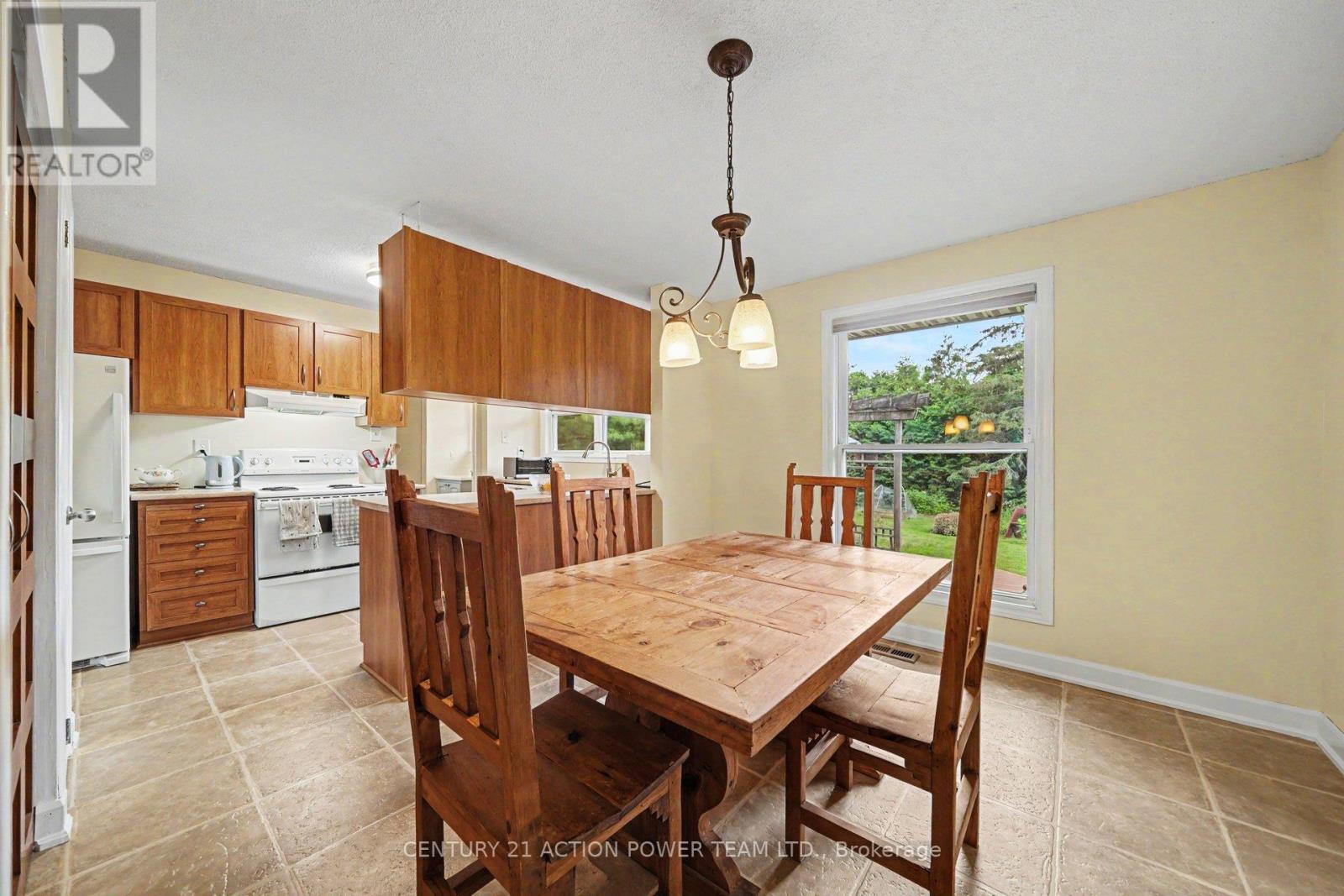 931 Kevin Crescent Property Photo 12