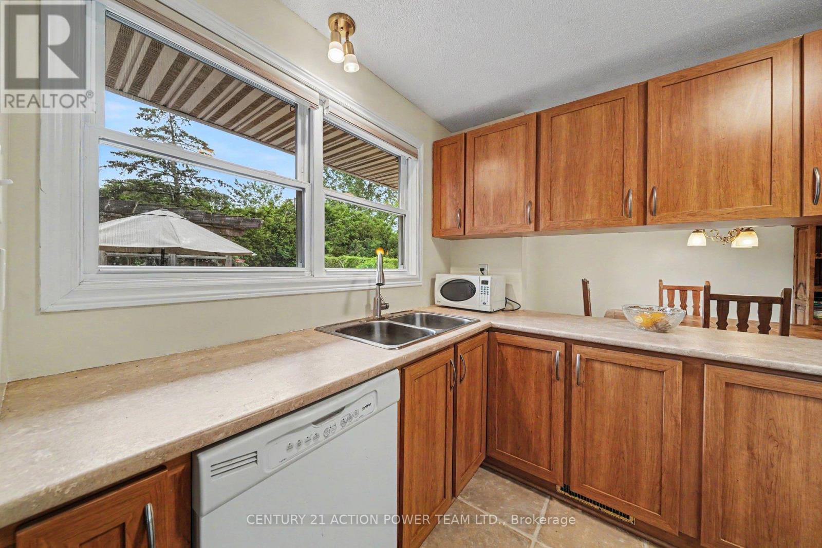 931 Kevin Crescent Property Photo 14