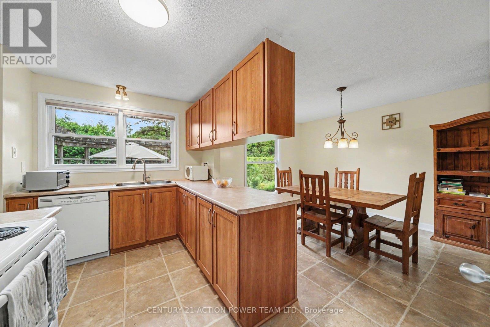 931 Kevin Crescent Property Photo 15