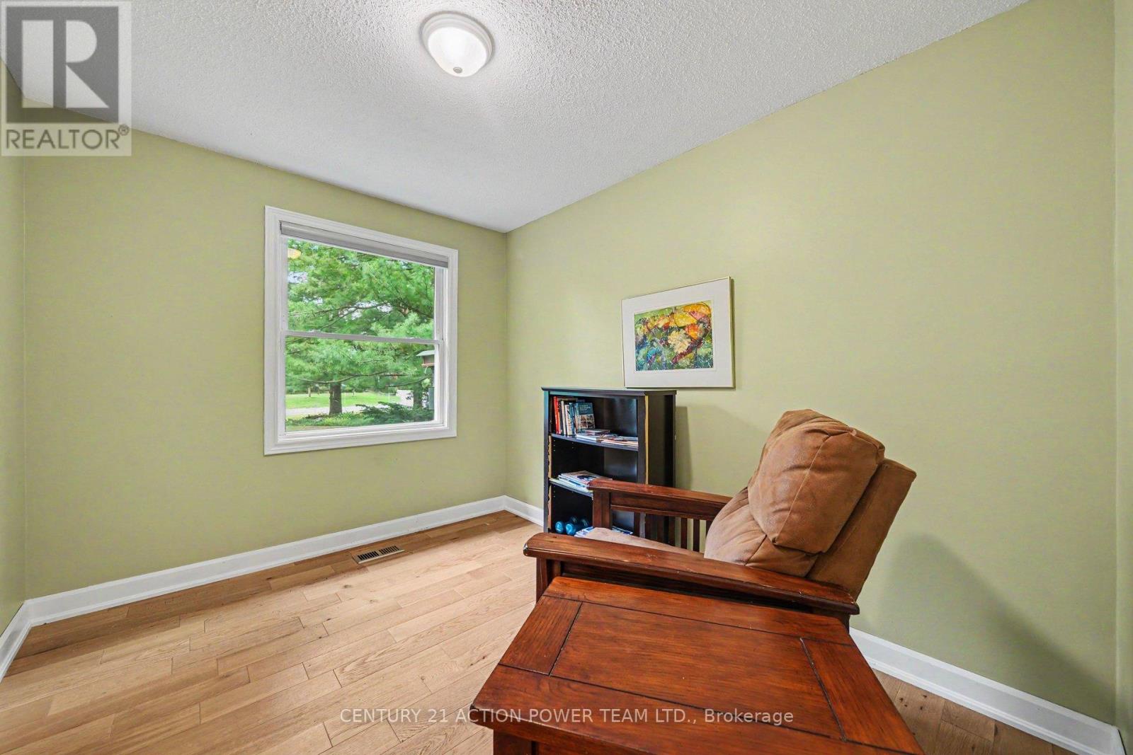 931 Kevin Crescent Property Photo 18
