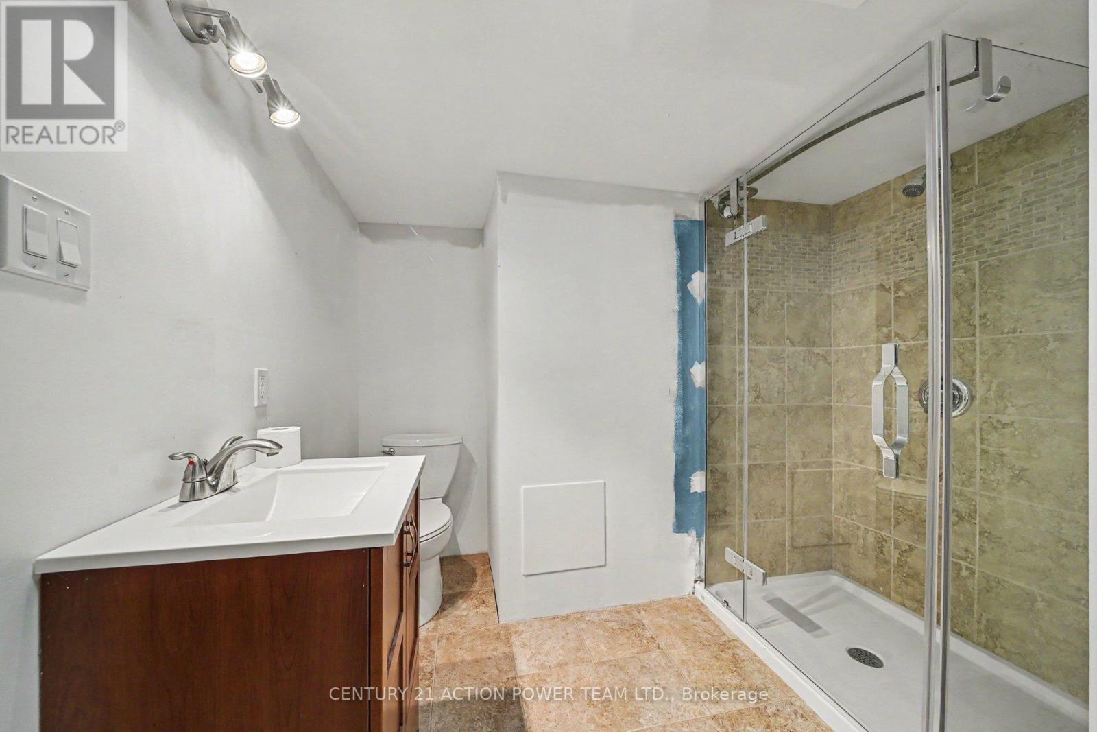 931 Kevin Crescent Property Photo 27