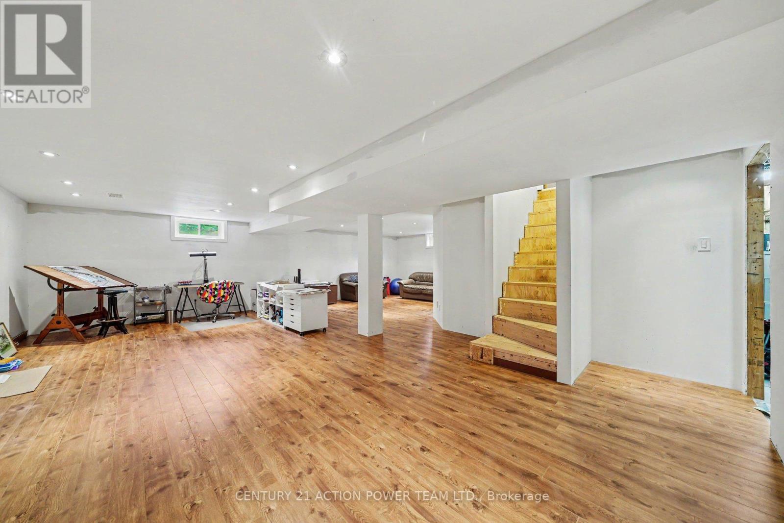 931 Kevin Crescent Property Photo 28