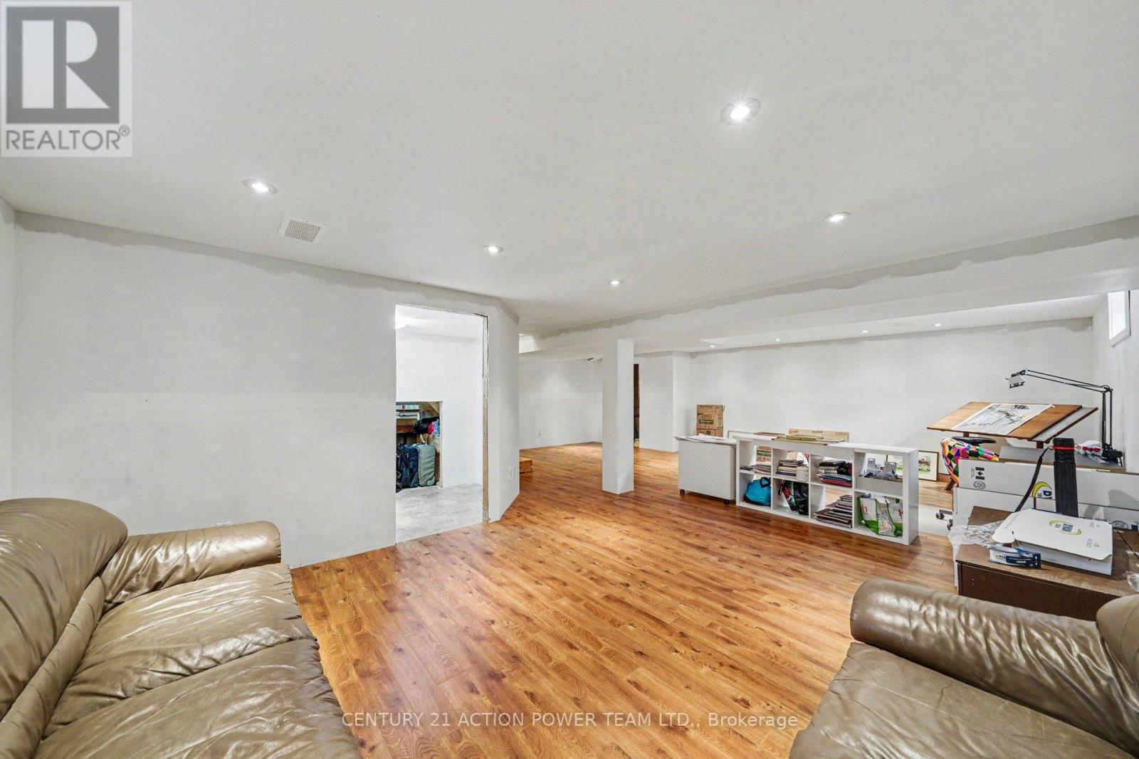 931 Kevin Crescent Property Photo 29