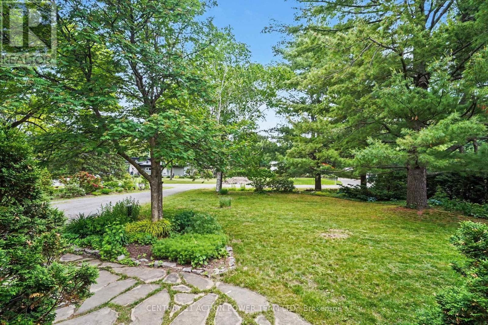 931 Kevin Crescent Property Photo 43
