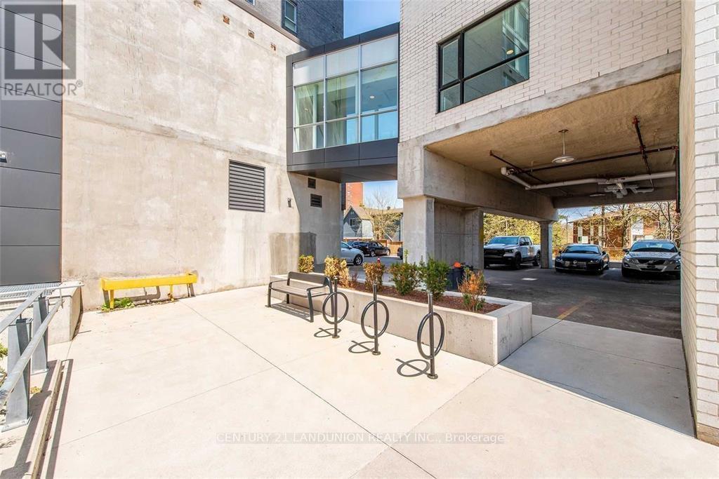 #1004 - 158 King Street N Property Photo 12