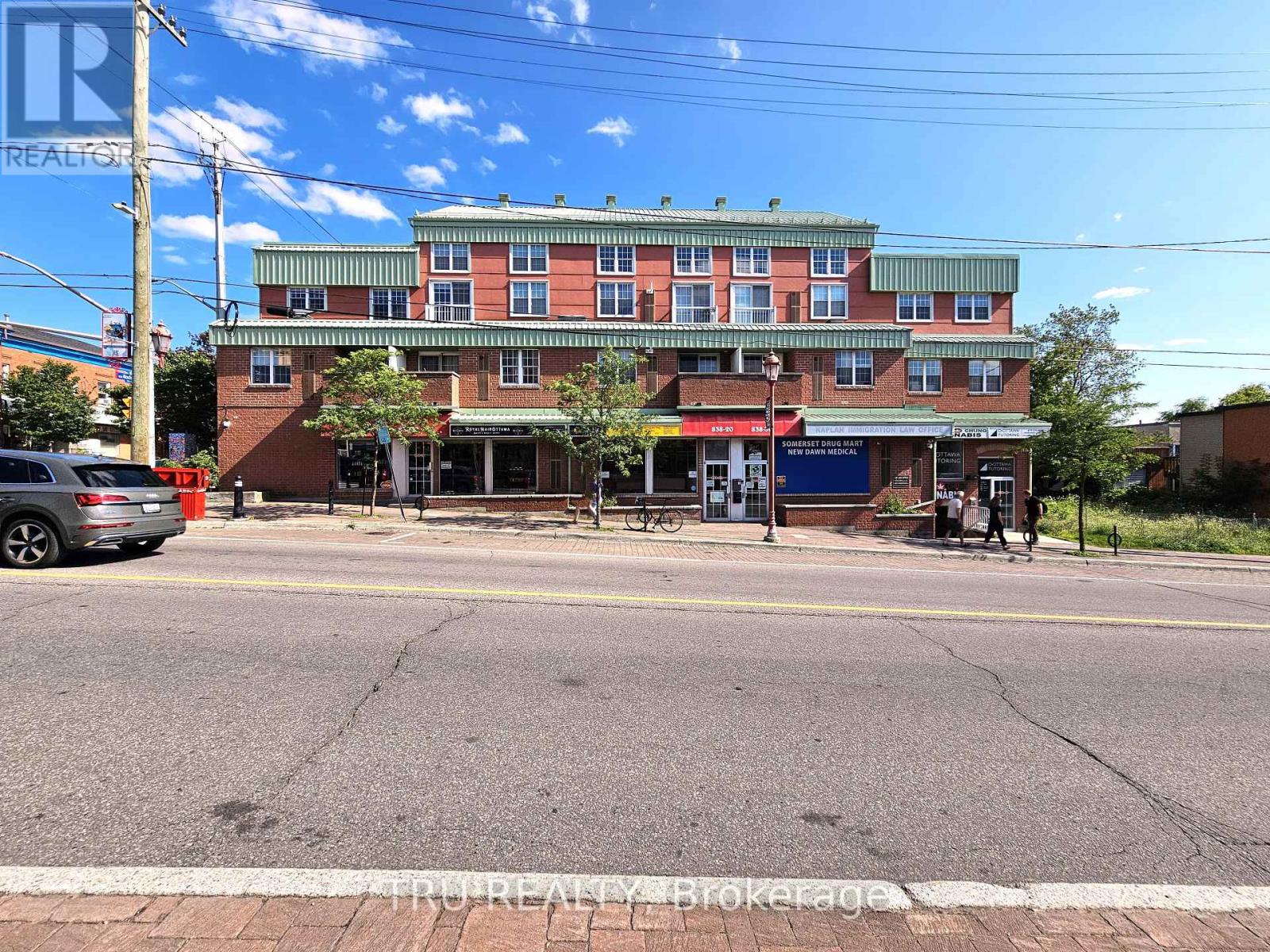 20 - 838 Somerset Street W Property Photo 1