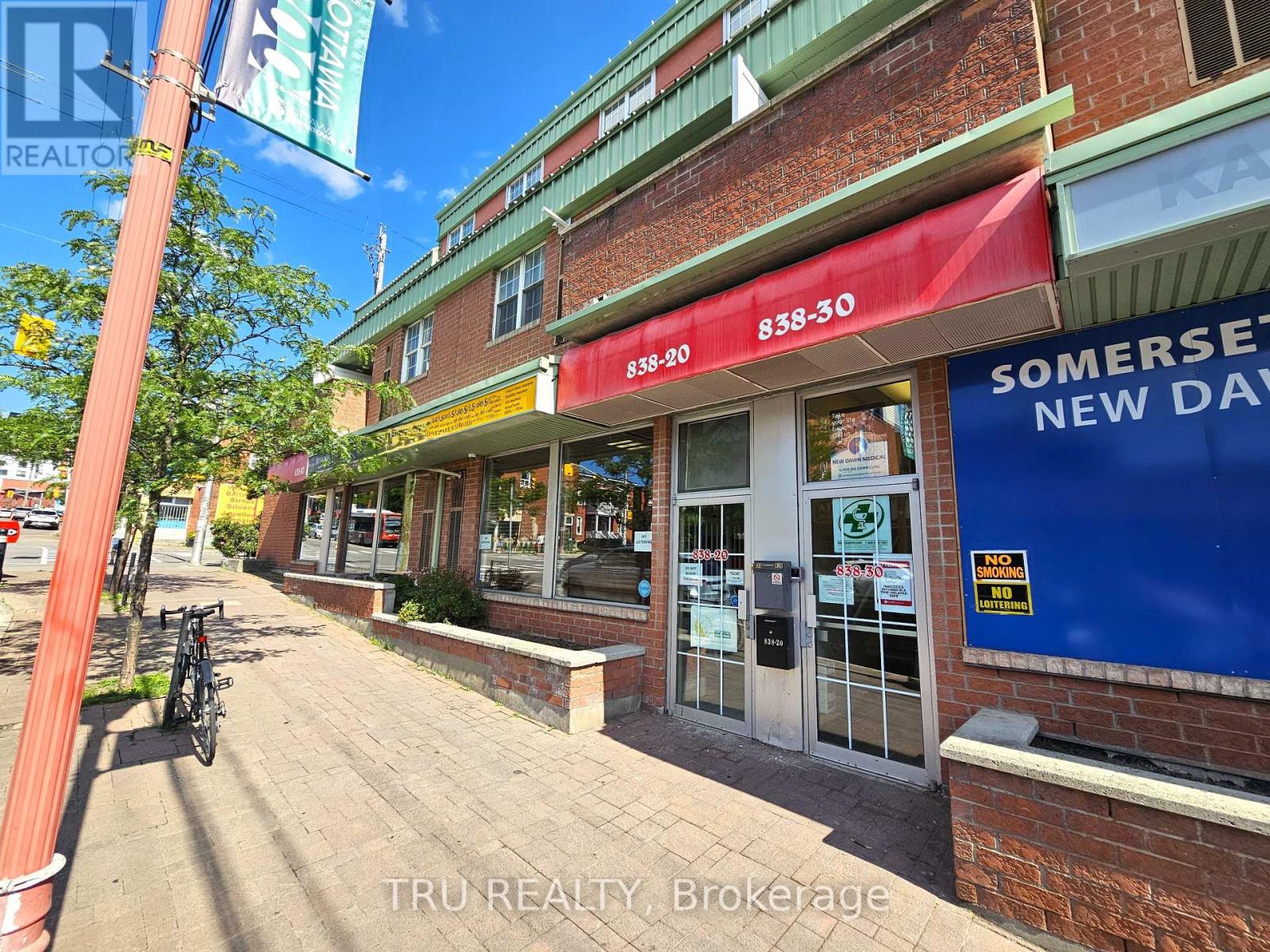 20 - 838 Somerset Street W Property Photo 2