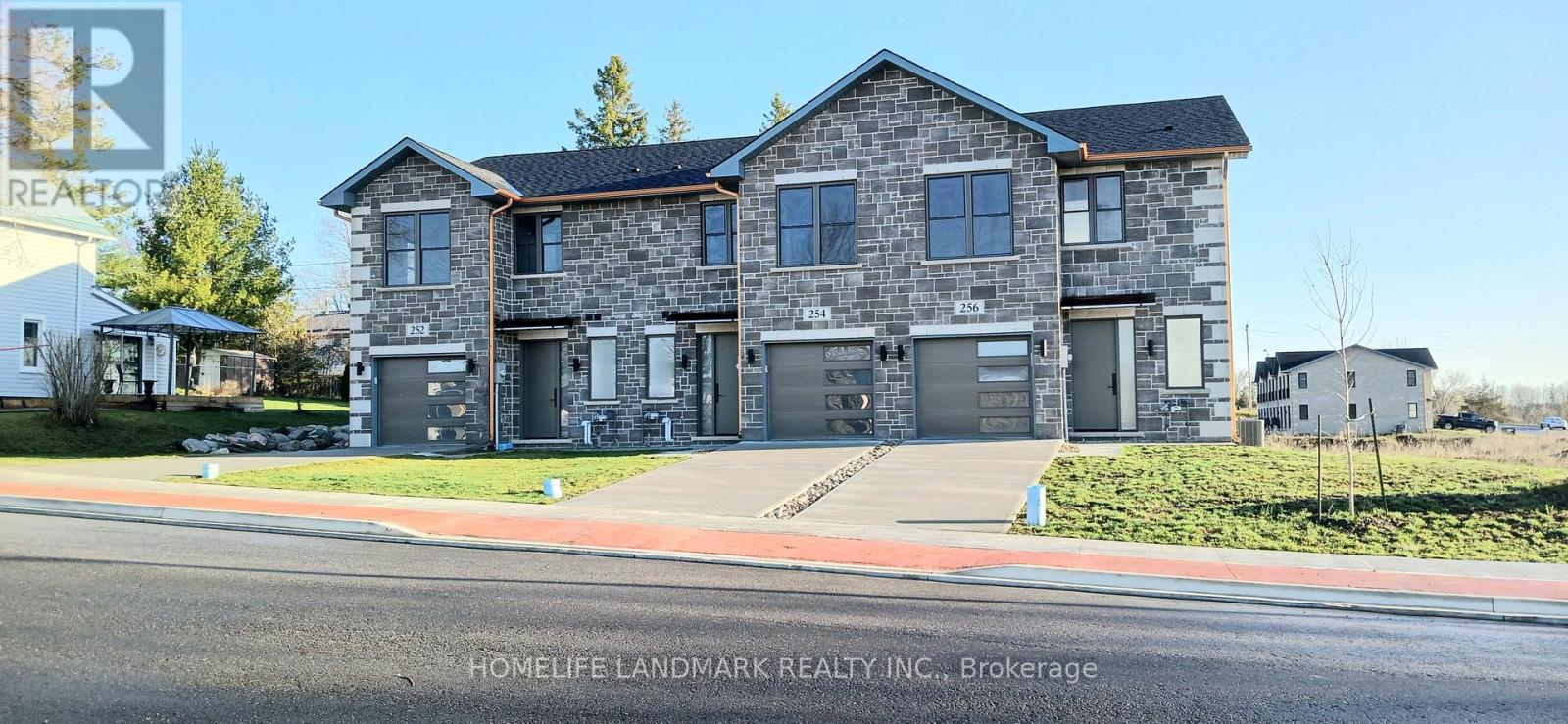 254 Naseby Street Property Photo 1