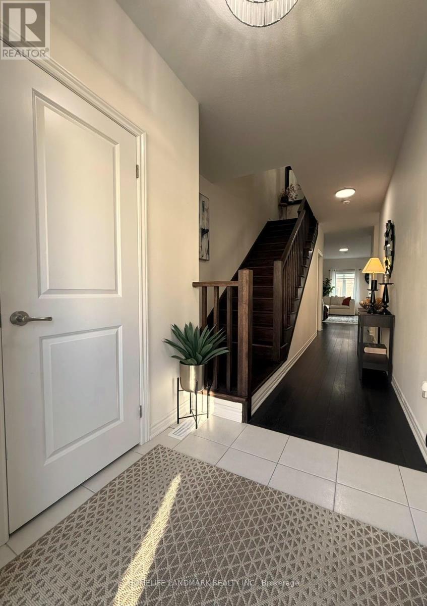 117 - 305 Garner Road W Property Photo 2