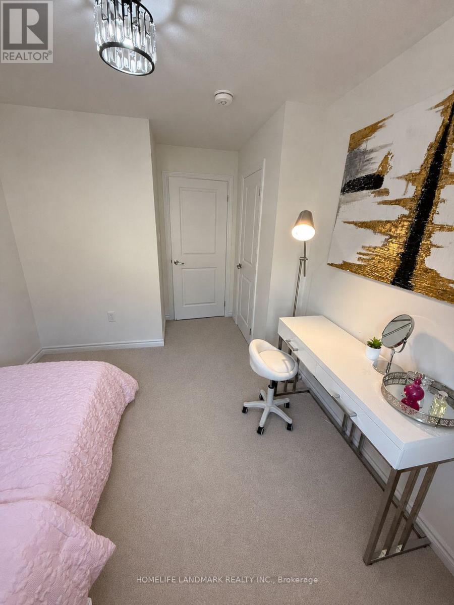 117 - 305 Garner Road W Property Photo 24