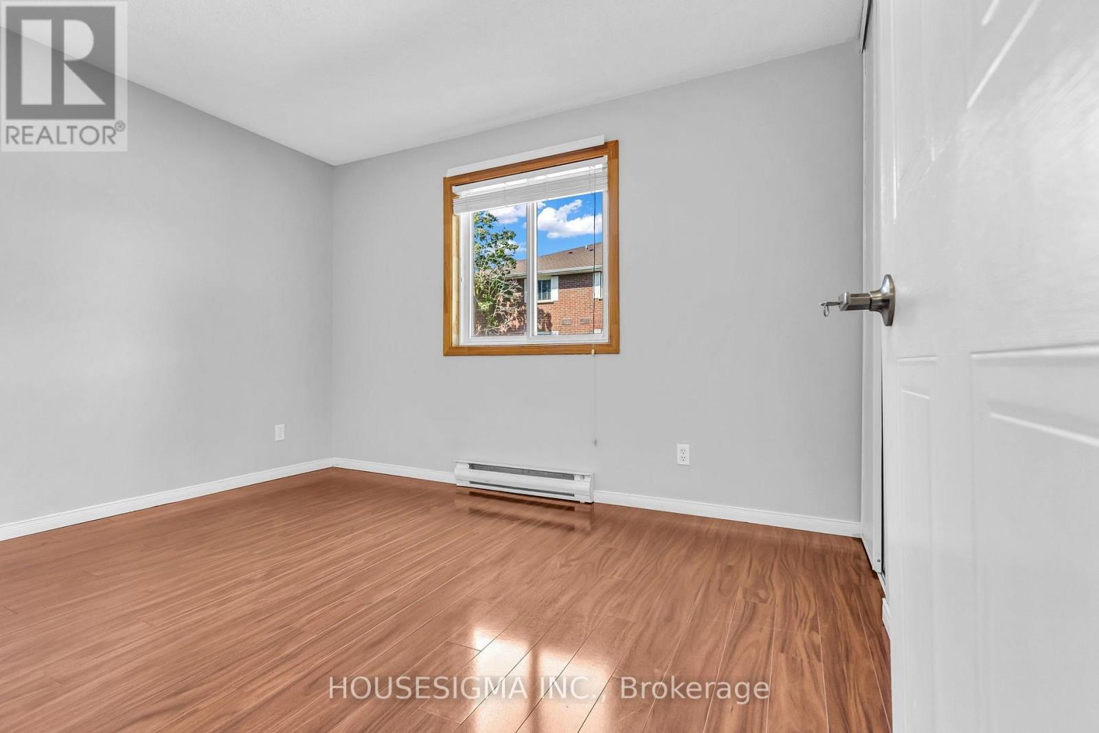 606 - 565 Greenfield Avenue Property Photo 13