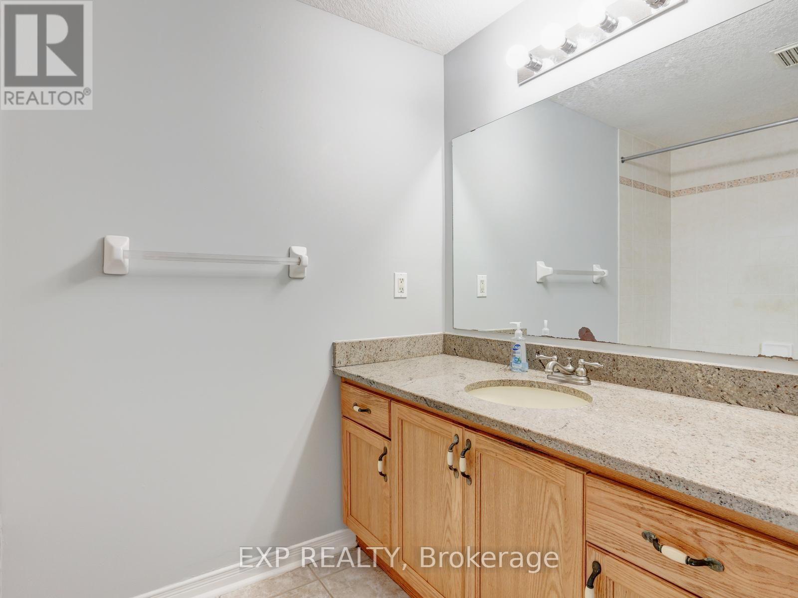 163 Daimler Drive Property Photo 32