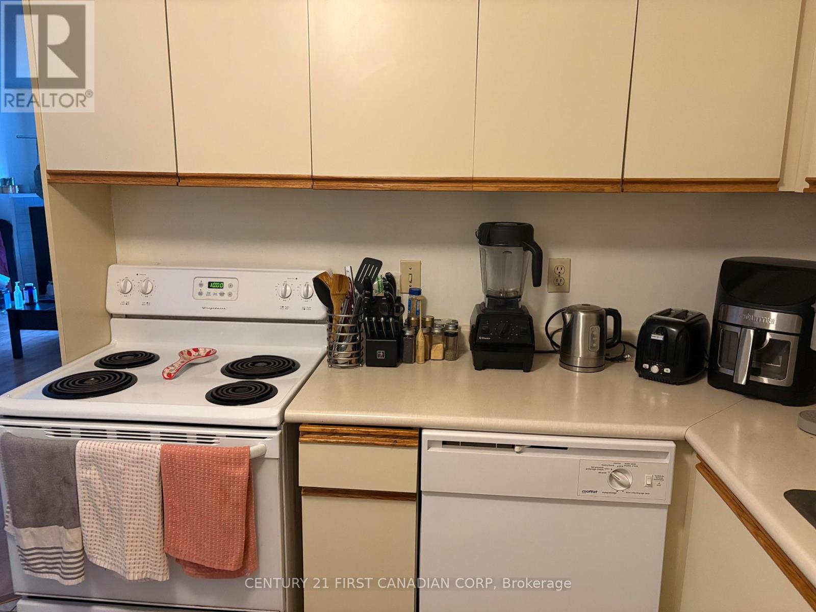 114 - 1 Jacksway Crescent Property Photo 11
