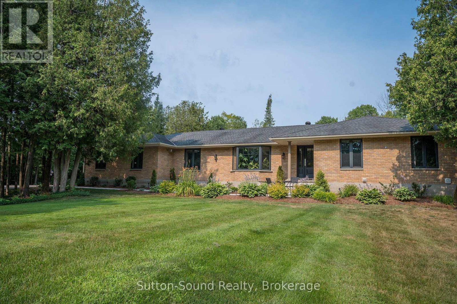 286 Balmy Beach Road N Property Photo 1