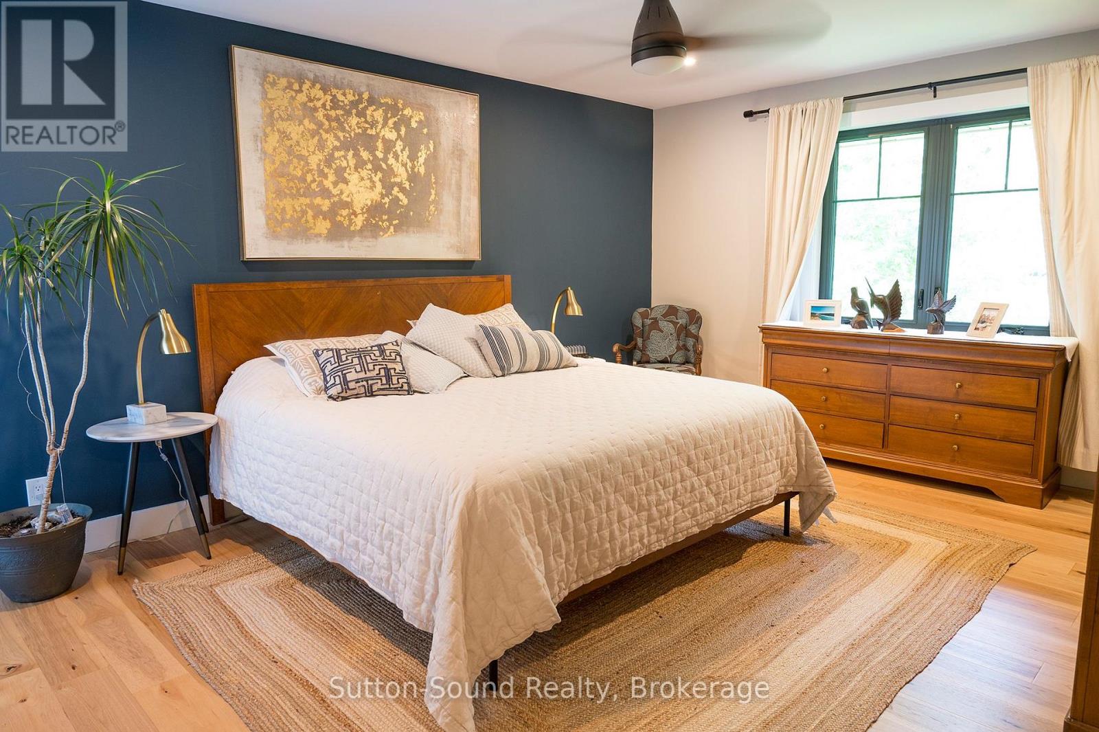 286 Balmy Beach Road N Property Photo 22