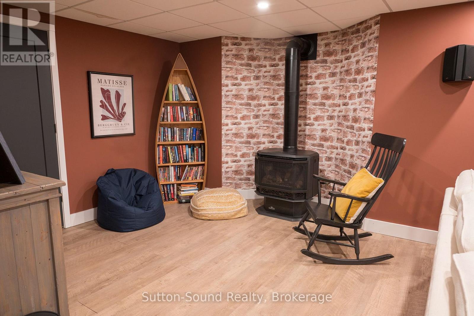 286 Balmy Beach Road N Property Photo 26