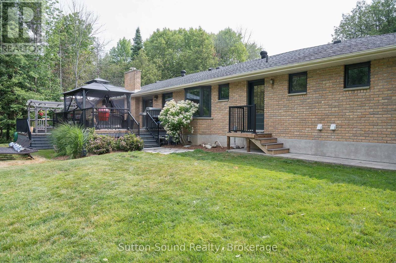 286 Balmy Beach Road N Property Photo 37