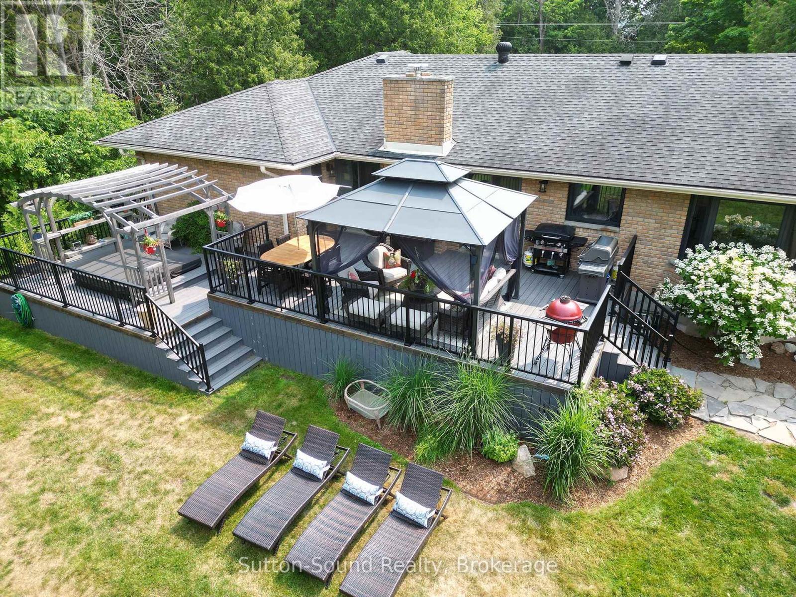 286 Balmy Beach Road N Property Photo 38