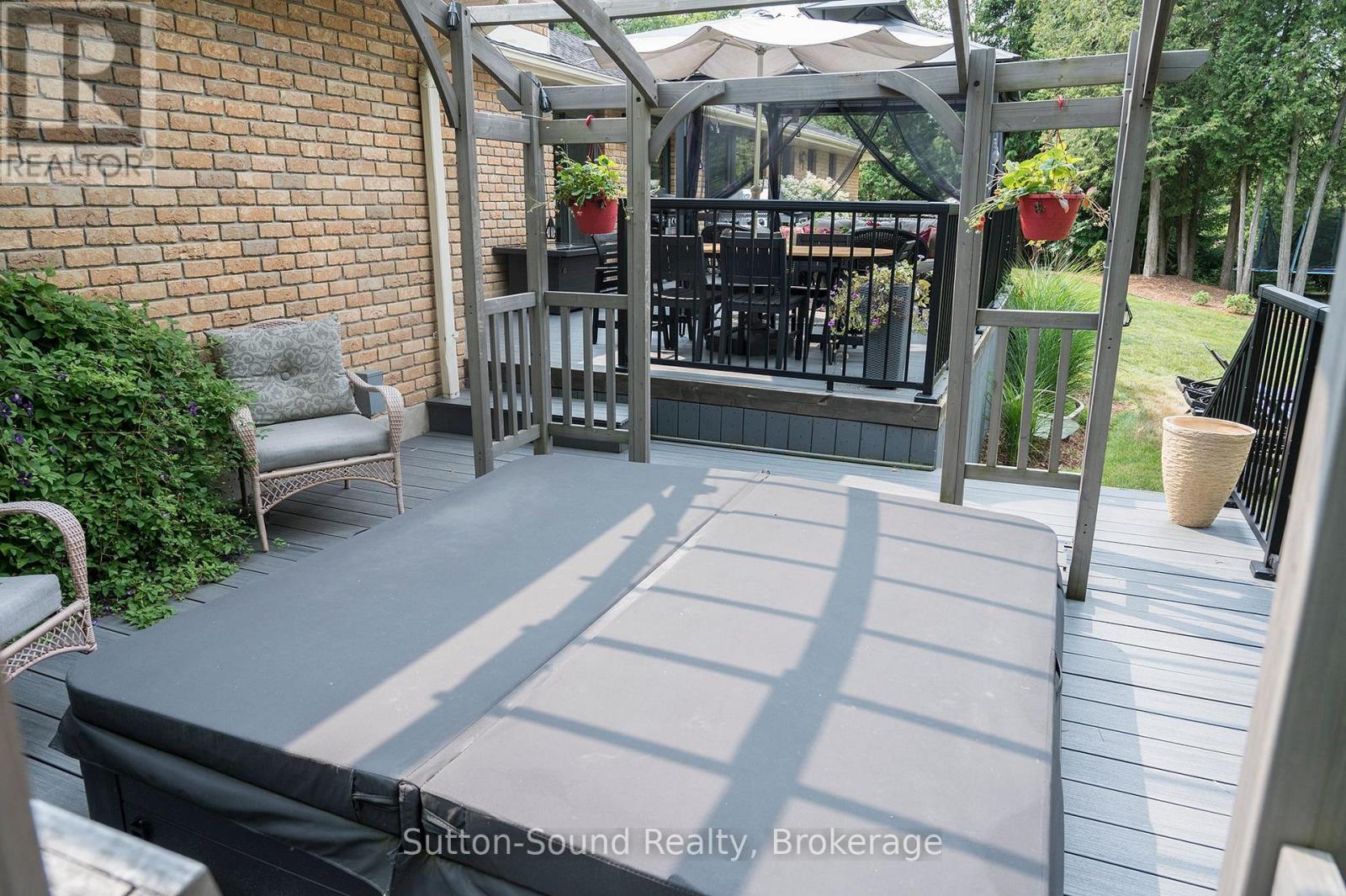 286 Balmy Beach Road N Property Photo 40