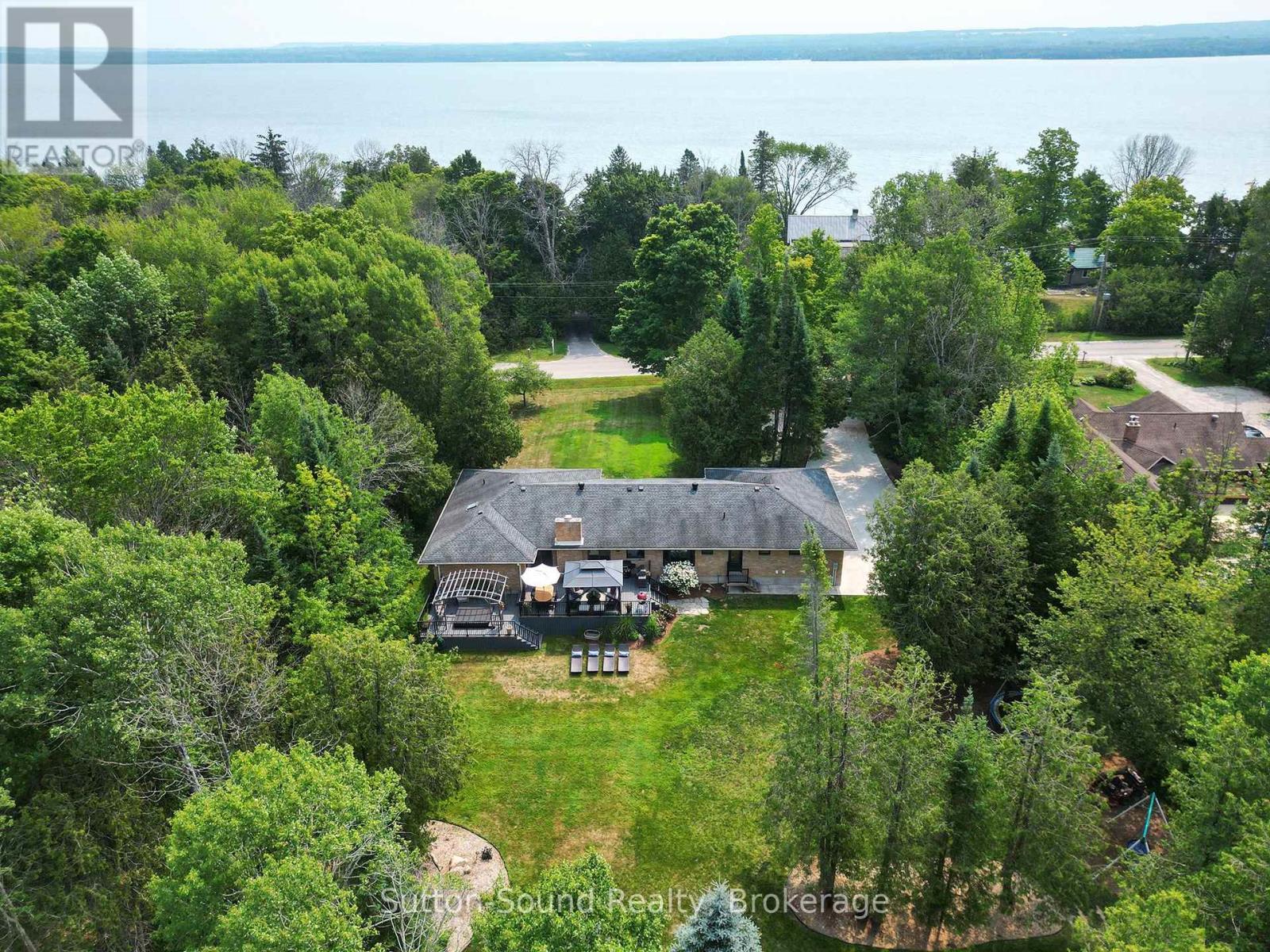 286 Balmy Beach Road N Property Photo 47