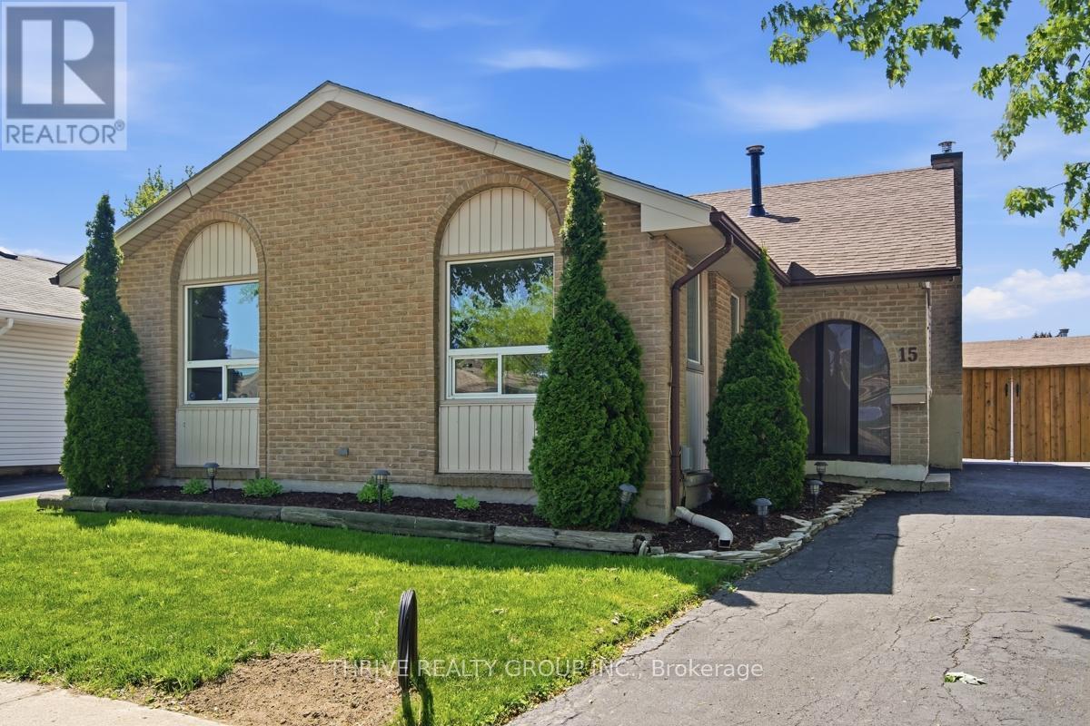 15 RENNY CRESCENT Property Photo 1