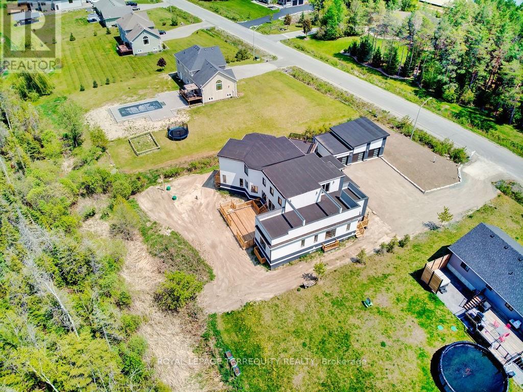 9 Rustlewood Avenue Property Photo 3