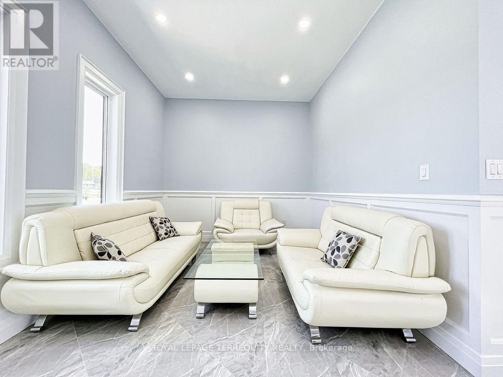 9 Rustlewood Avenue Property Photo 31