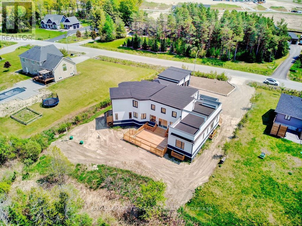 9 Rustlewood Avenue Property Photo 32