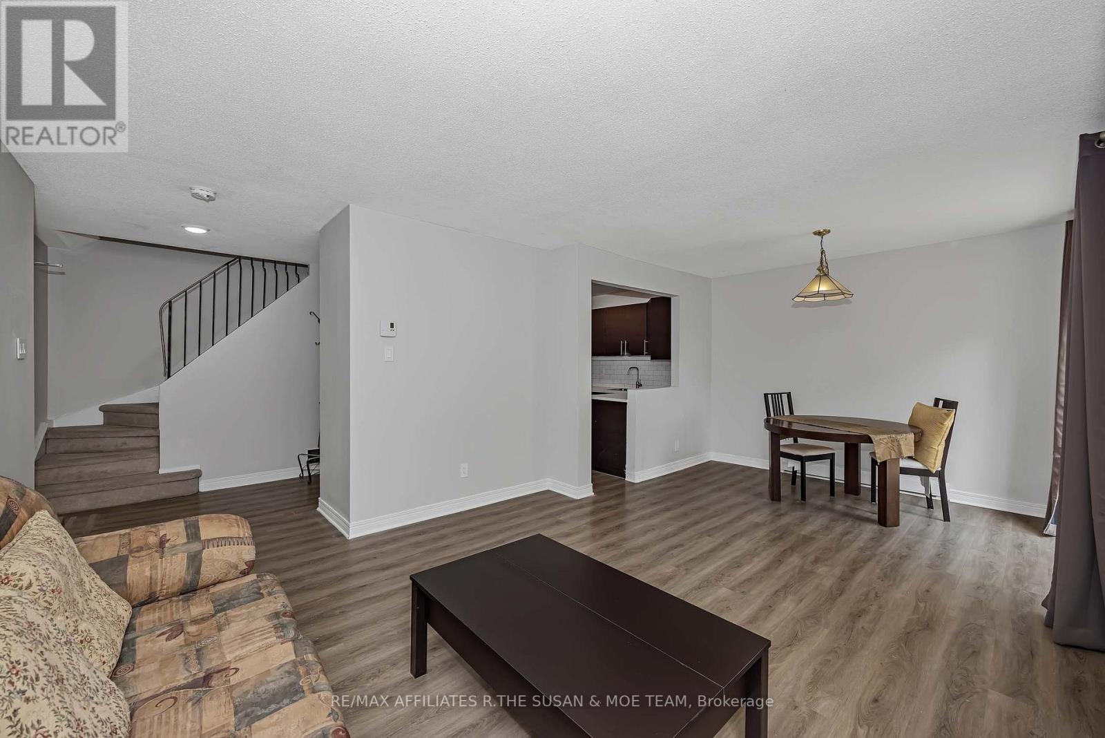 6 - 500 Fenerty Court Property Photo 7