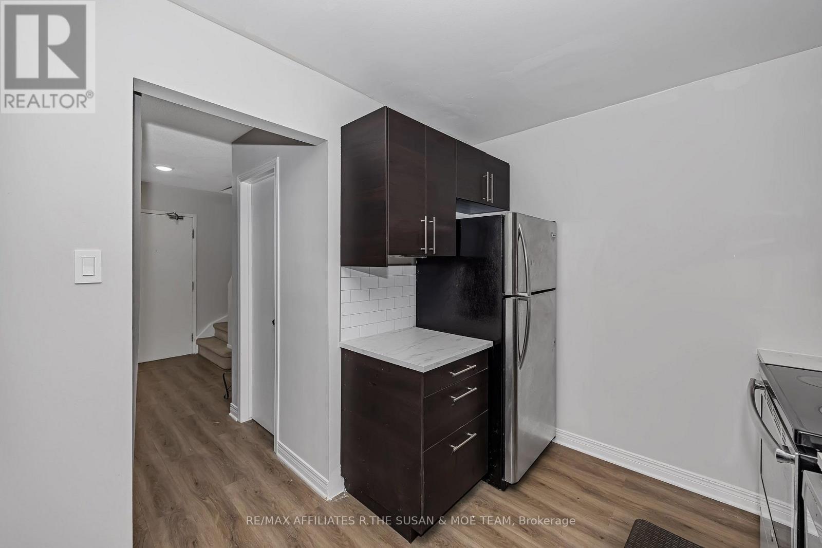 6 - 500 Fenerty Court Property Photo 13