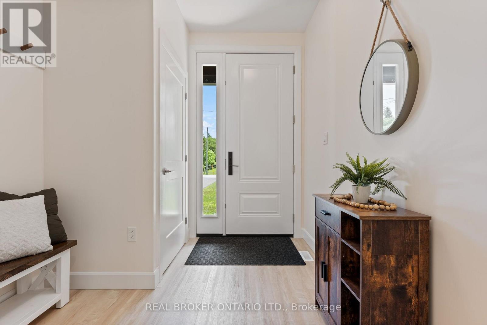 1463 Norfolk County Road 21 Property Photo 2
