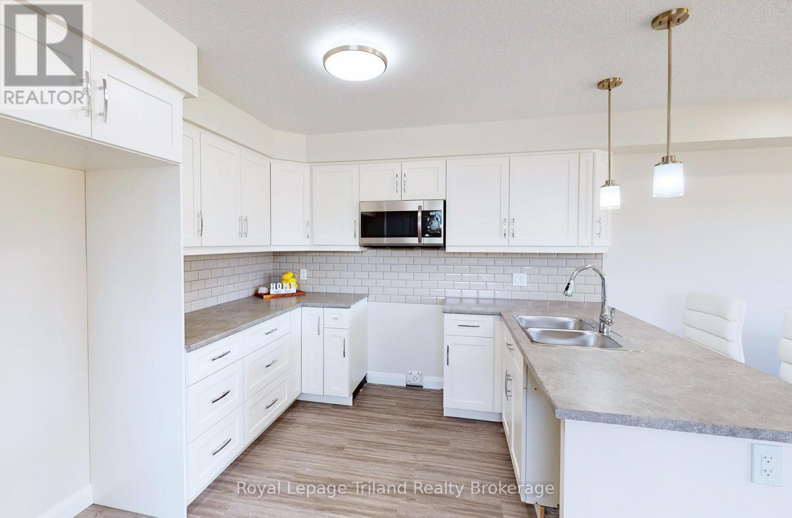 Unit B - 137 Wimpole Street Property Photo 3