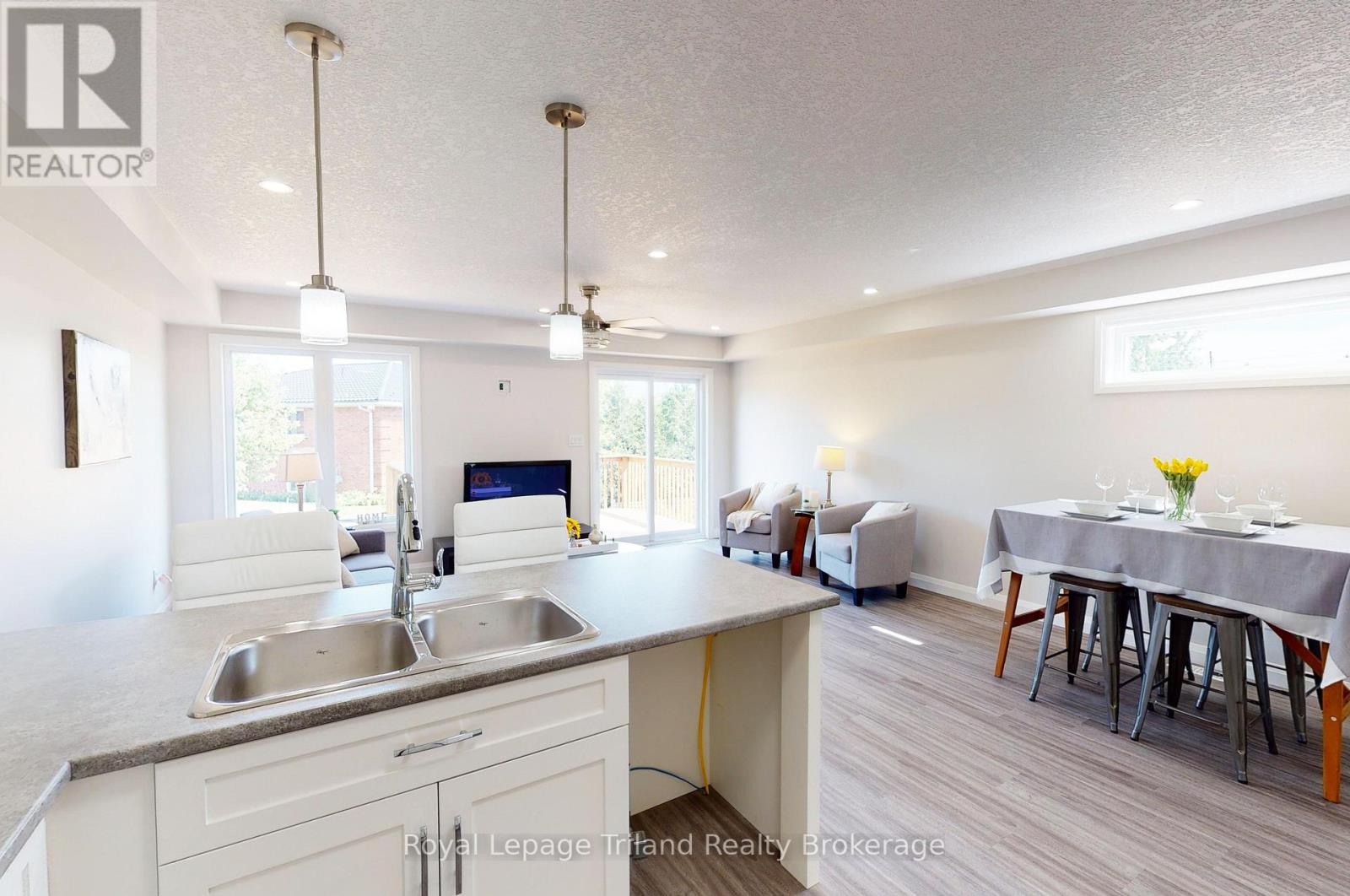 Unit B - 137 Wimpole Street Property Photo 4