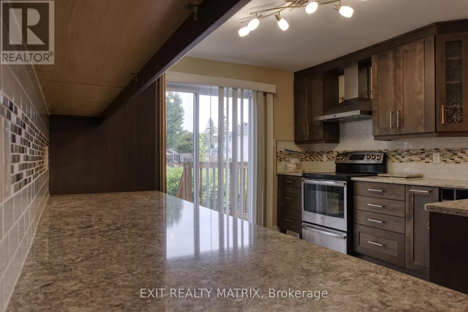 1557 Belcourt Boulevard Property Photo 5