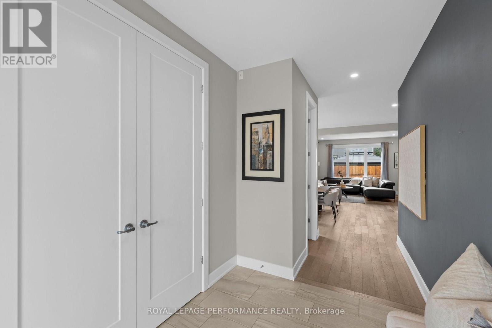 210 Spindrift Circle Property Photo 4