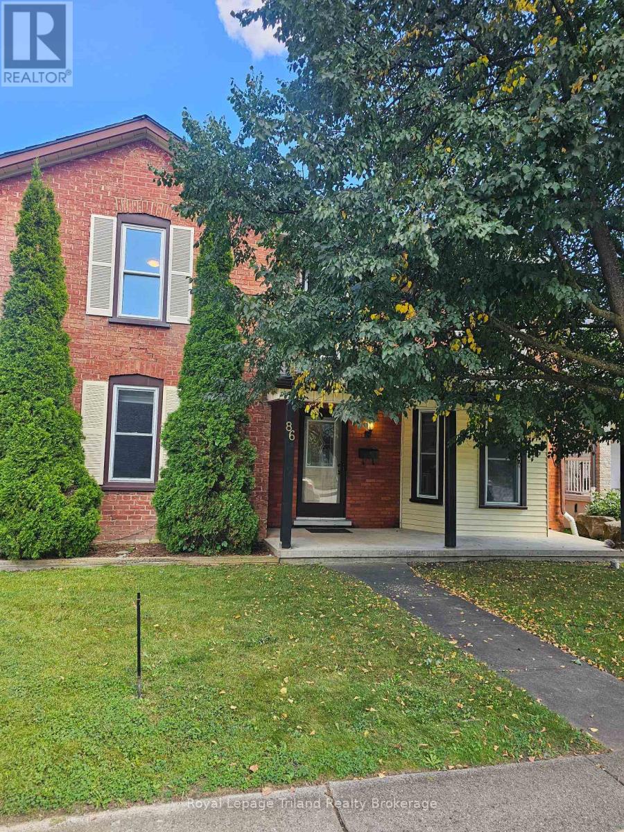86 VICTORIA STREET N Property Photo 1