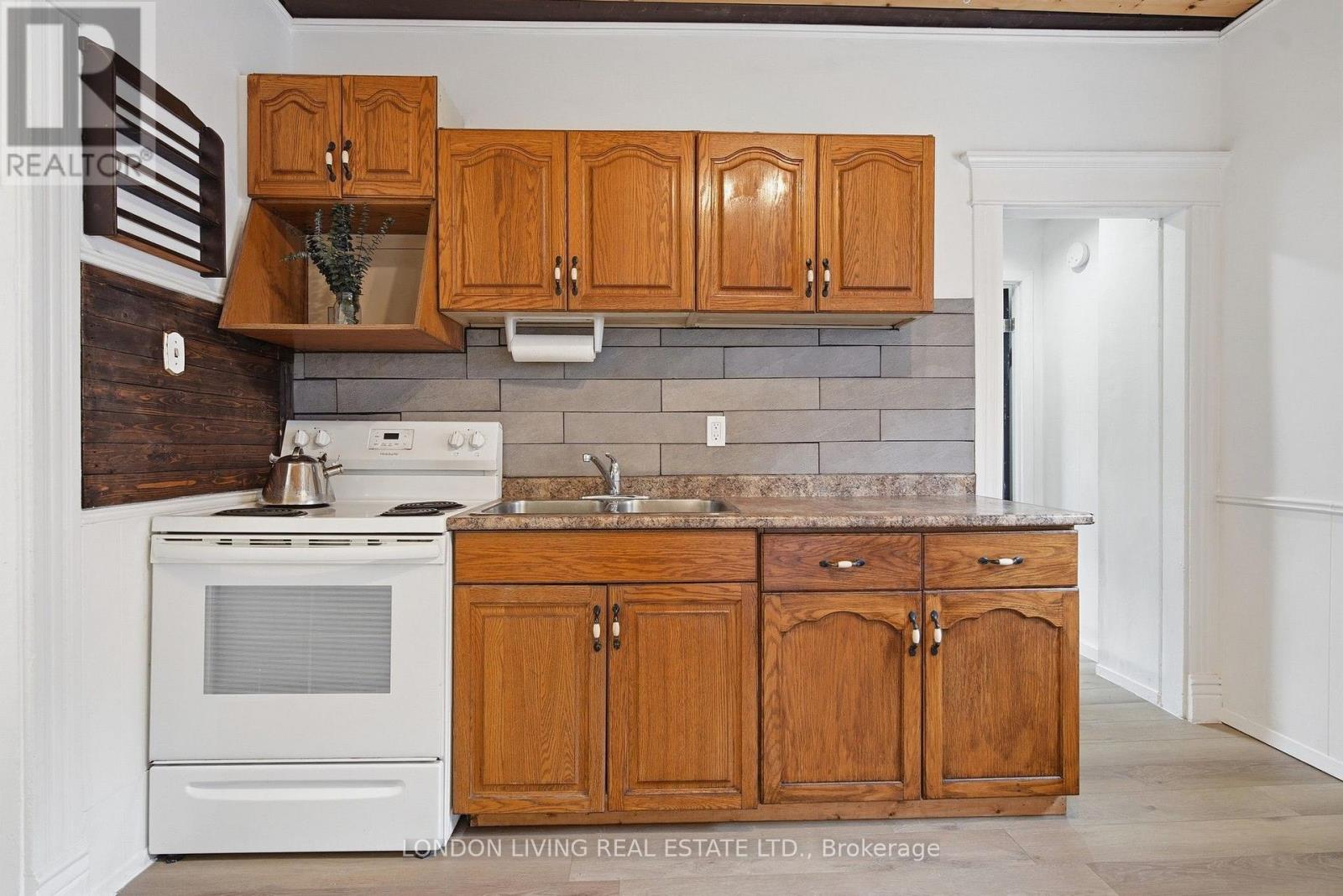 240 Wortley Road Property Photo 13