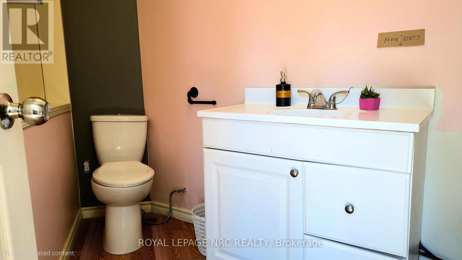 #2 - 74 Queens Circle Property Photo 22