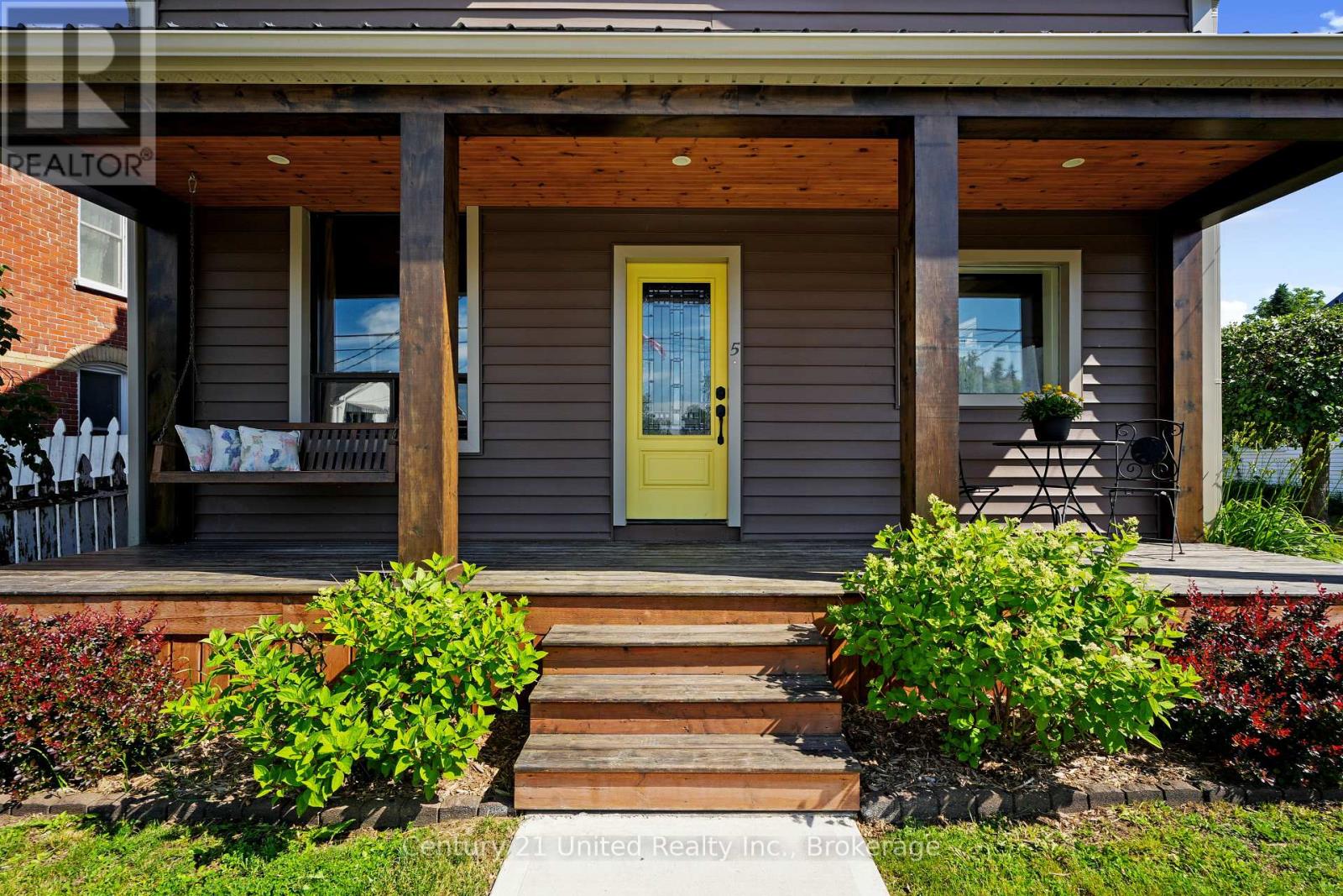 5 George Street E Property Photo 3