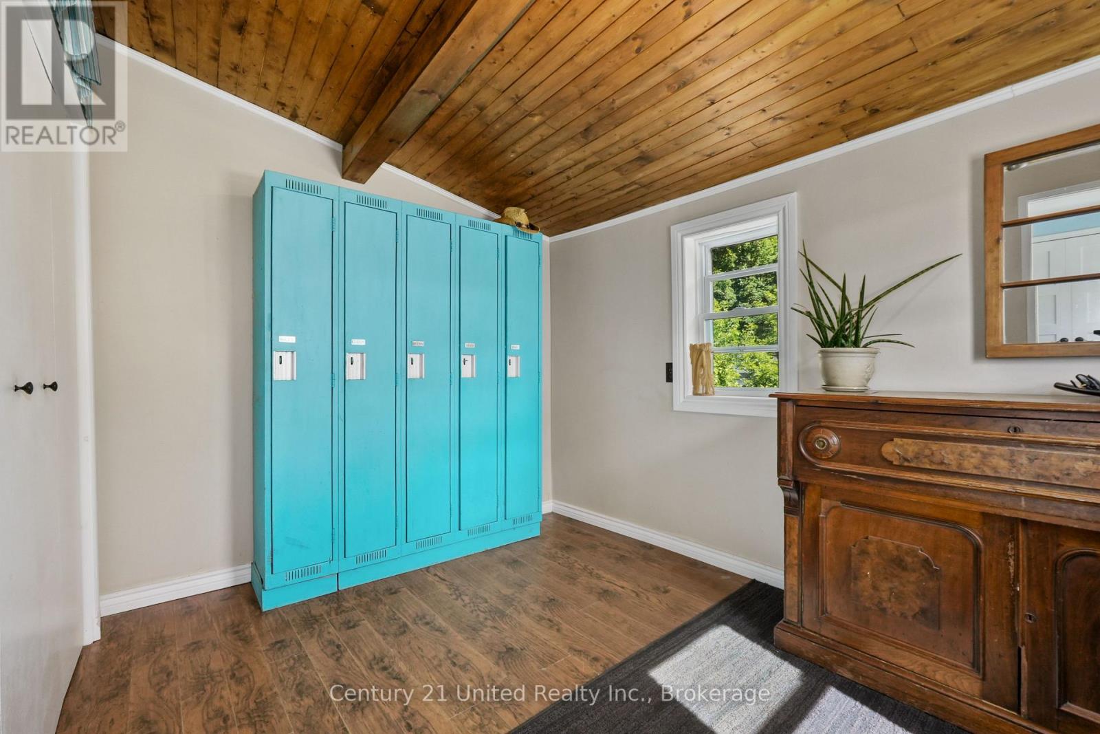 5 George Street E Property Photo 5