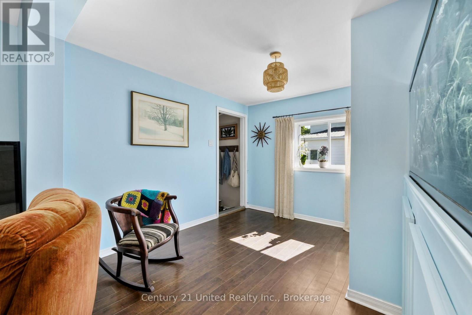 5 George Street E Property Photo 7