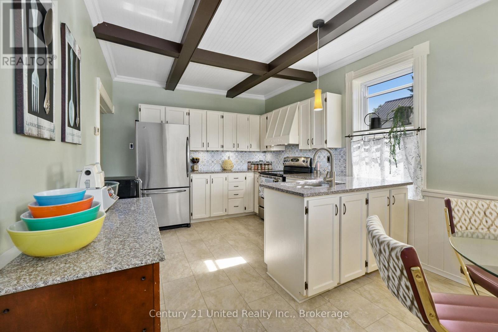 5 George Street E Property Photo 17