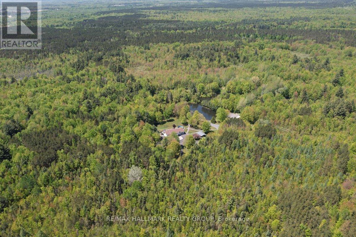 1720 Des Pins Road Property Photo 3
