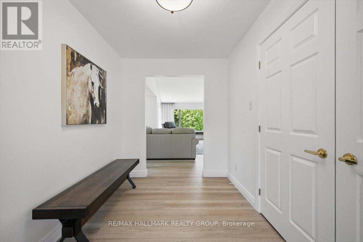 1720 Des Pins Road Property Photo 4