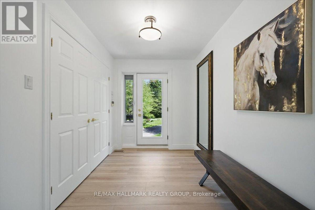 1720 Des Pins Road Property Photo 5