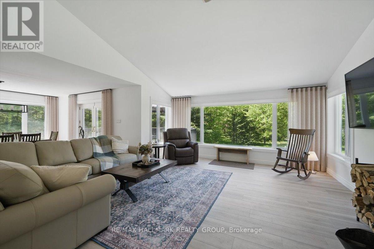 1720 Des Pins Road Property Photo 6