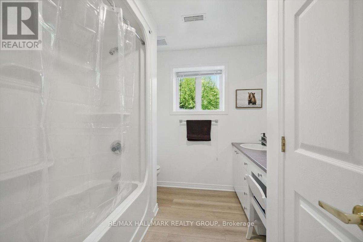 1720 Des Pins Road Property Photo 25