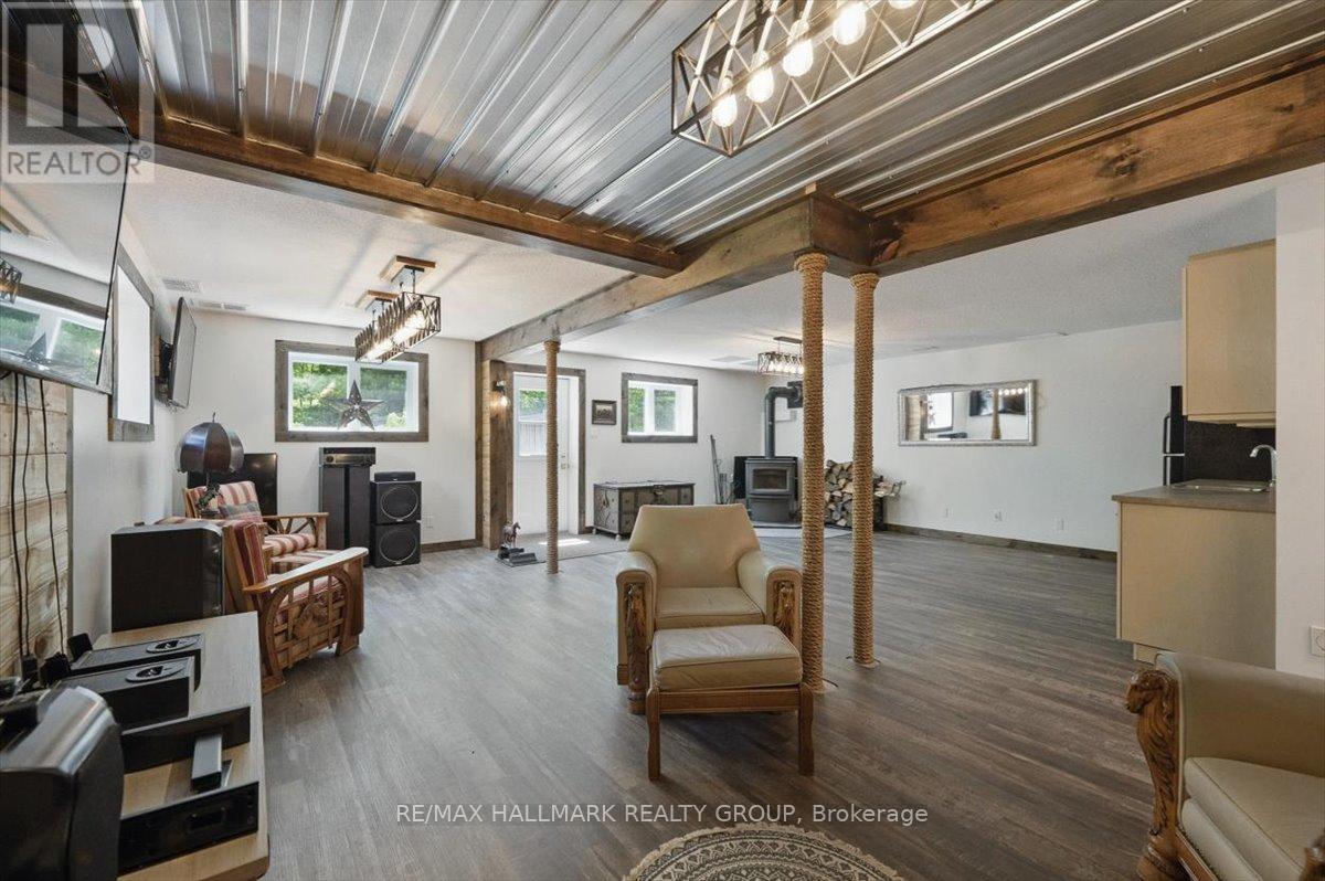 1720 Des Pins Road Property Photo 28